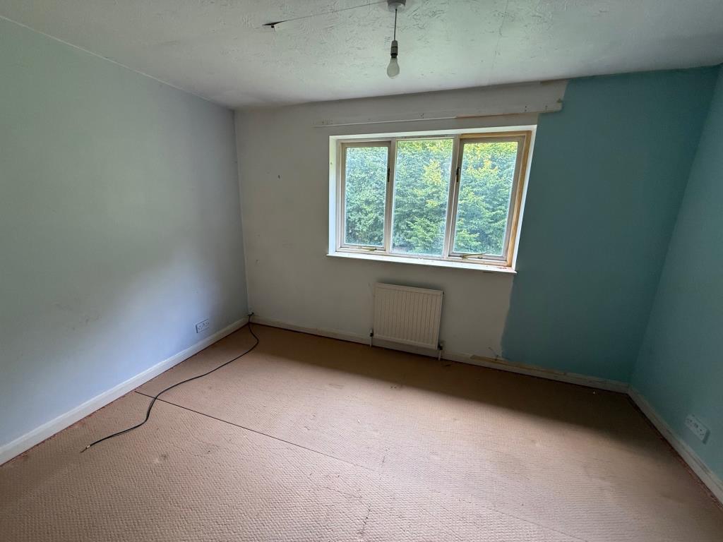 Lot: 131 - HOUSE FOR IMPROVEMENT - rear bedroom